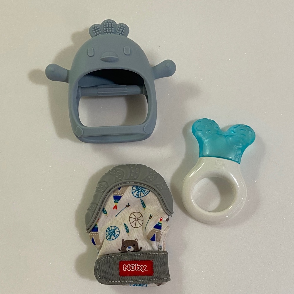 Baby Teething toys bundle - teething mit, gel freezer teether, handle teether